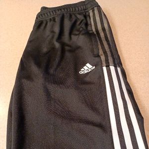 Adidas jogger pants size L